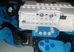 Les coupleurs fixés au corps avec des vis